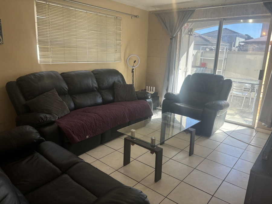 3 Bedroom Property for Sale in Goodwood Park Western Cape